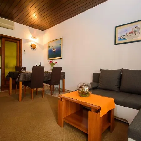 بيت ضيافة Relaxing House Meri تروغير